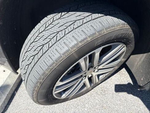 Used 2023 Chevrolet Traverse High Country AWD/4WD image 9