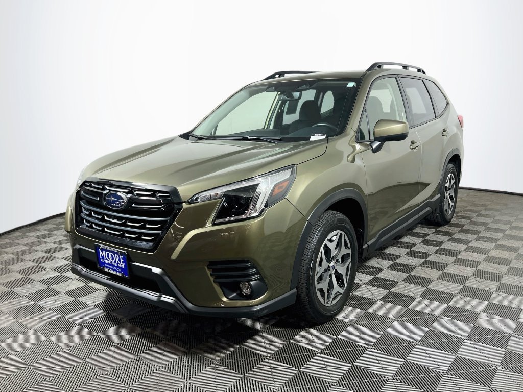 Used 2024 Subaru Forester Premium AWD/4WD image 3