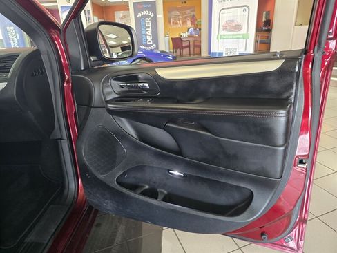 Used 2019 Dodge Grand Caravan GT FWD image 13