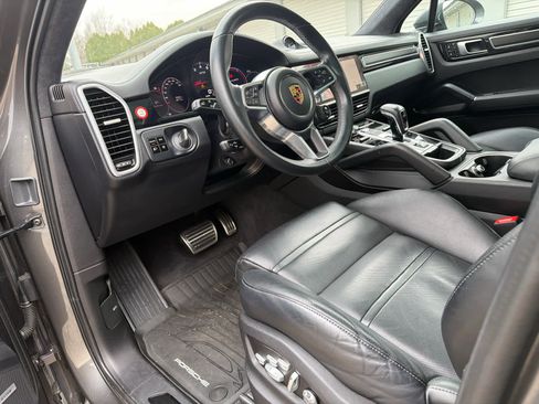 Used 2021 Porsche Cayenne GTS AWD/4WD image 9