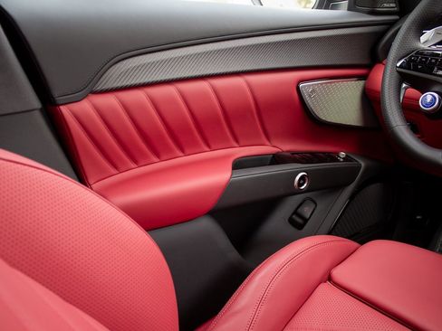 New 2025 Maserati Grecale Modena image 19