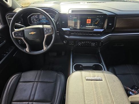 Used 2024 Chevrolet Silverado 2500 High Country w/ High Country Premium Package AWD/4WD image 16