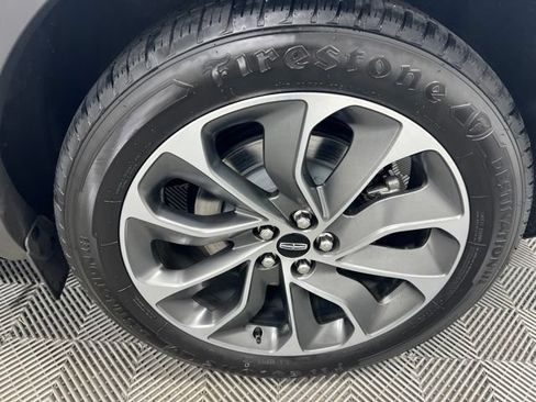 Certified 2022 Lincoln Nautilus Reserve AWD/4WD image 10