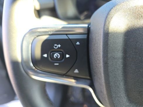 Certified 2023 Volvo XC40 Recharge Ultimate w/ Protection Package Premier image 32