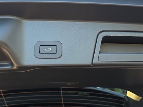 New 2026 Land Rover Range Rover Evoque S image 13