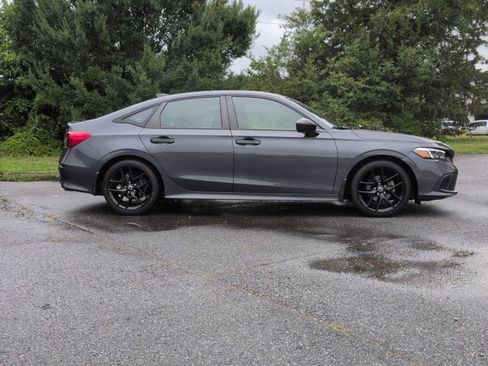 Used 2022 Honda Civic Sport image 3