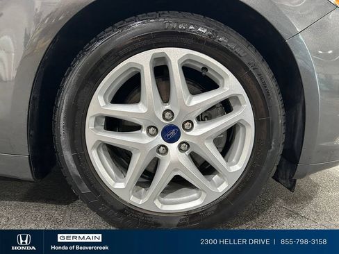 Used 2015 Ford Fusion SE FWD image 12