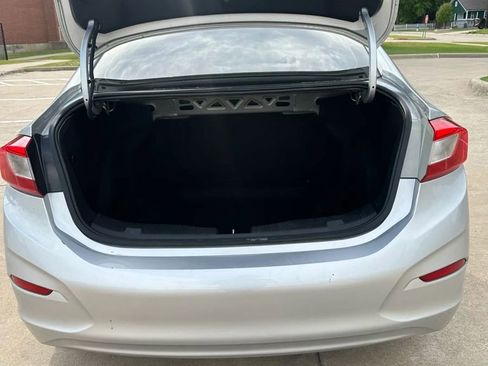 Used 2018 Chevrolet Cruze LS image 17