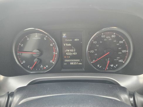 Used 2017 Toyota RAV4 SE image 21