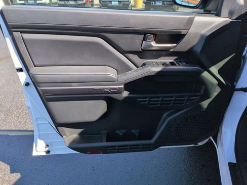 Used 2025 Toyota Tacoma TRD Sport image 10