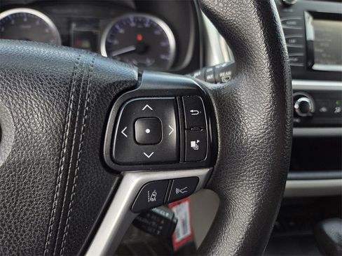Used 2019 Toyota Highlander LE image 21