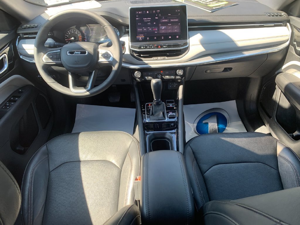 Used 2023 Jeep Compass Limited AWD/4WD image 13
