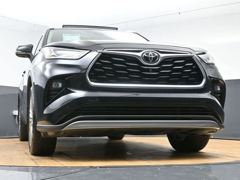 Used 2022 Toyota Highlander Platinum image 56