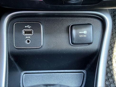 Used 2018 Jeep Compass Latitude w/ Popular Equipment Group FWD image 26
