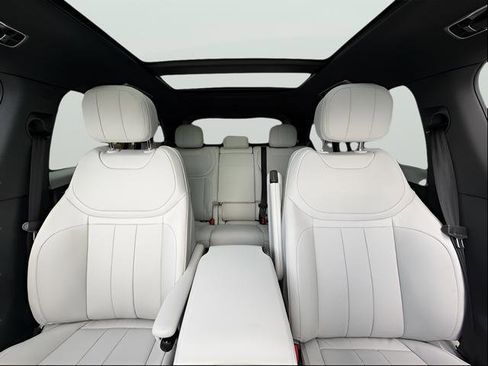 New 2026 Land Rover Range Rover Sport SE image 16