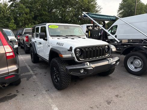 Used 2025 Jeep Wrangler Unlimited Sport AWD/4WD image 4