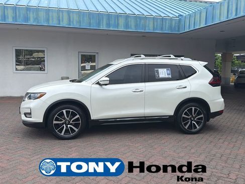 Used 2020 Nissan Rogue SL FWD image 1