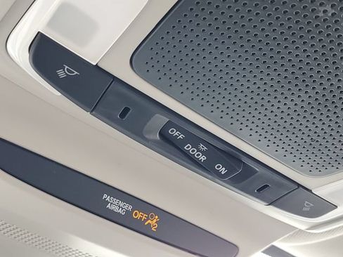 Certified 2024 Honda HR-V LX image 18
