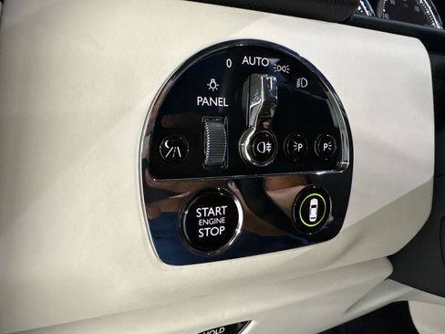 Used 2021 Rolls-Royce Cullinan AWD/4WD image 17