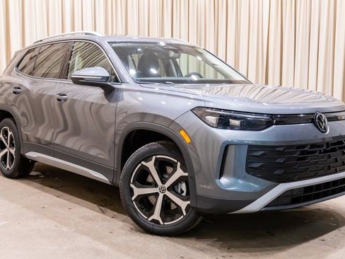 New 2026 Volkswagen Tiguan SE AWD/4WD image 2