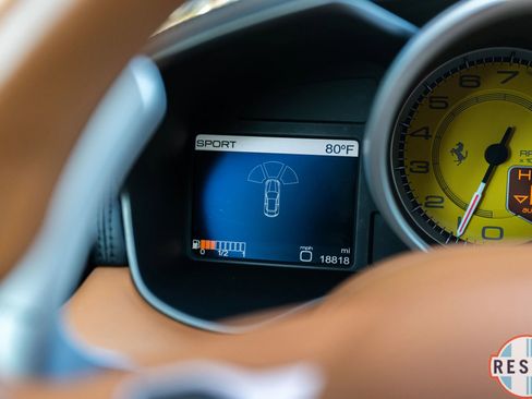 Used 2012 Ferrari FF image 39