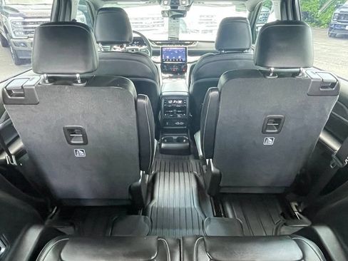 Used 2025 Jeep Grand Cherokee L Limited AWD/4WD image 30