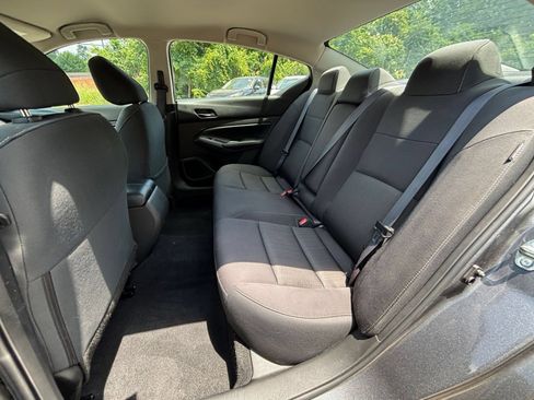 Used 2025 Nissan Altima 2.5 SV FWD image 33