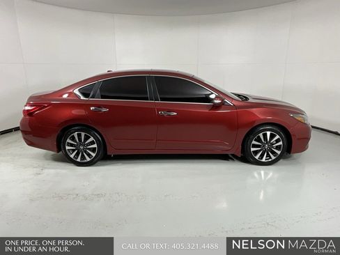 Used 2016 Nissan Altima 2.5 SL w/ 2.5 Technology w/LED Package image 9