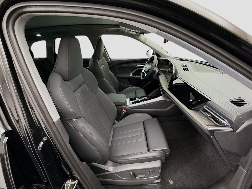 Used 2025 Audi Q5 Premium Plus w/ Premium Plus AWD/4WD image 19