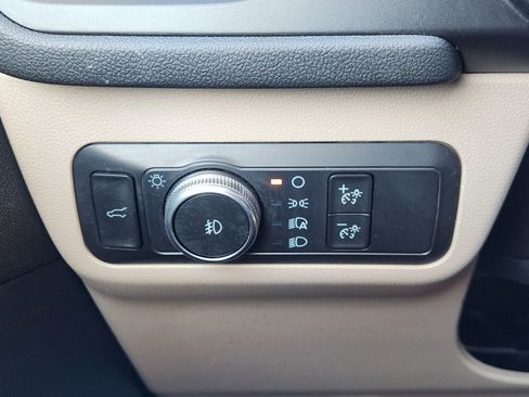 Used 2020 Ford Escape SEL image 26