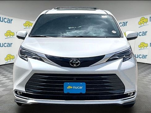 New 2026 Toyota Sienna Platinum AWD/4WD image 3
