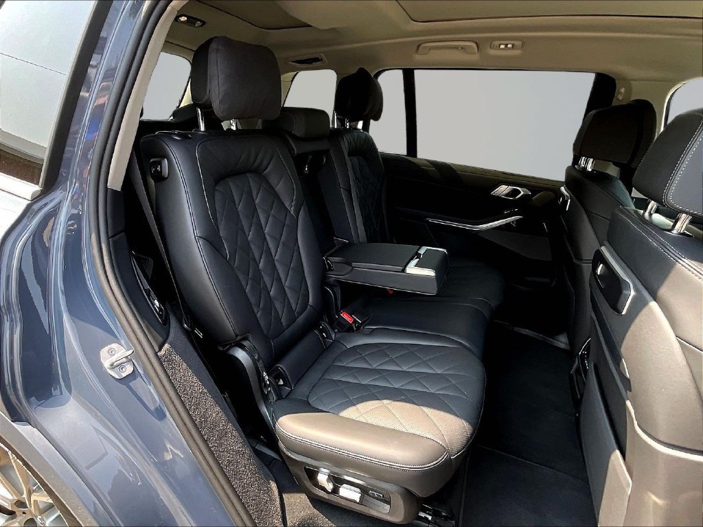 Used 2026 BMW X7 xDrive40i AWD/4WD image 28