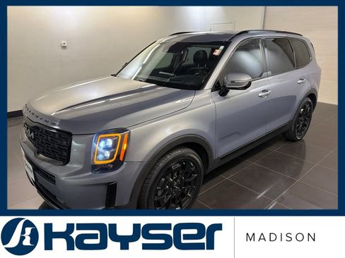 Used 2022 Kia Telluride SX w/ SX Prestige Package AWD/4WD image 3