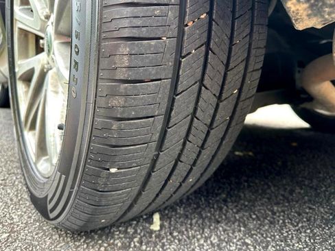 Used 2017 Ford Explorer Limited image 11