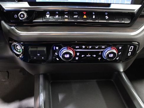 New 2025 GMC Sierra 2500 SLT w/ SLT Premium Package image 27