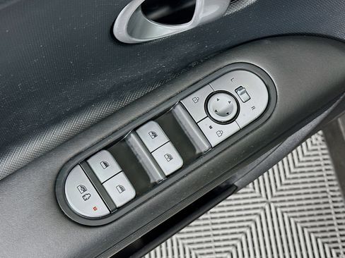 Used 2024 Hyundai Ioniq 5 SEL image 15