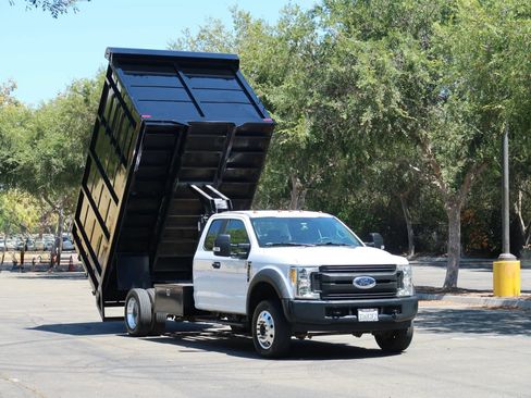Used 2017 Ford F550 2WD SuperCab Super Duty image 2