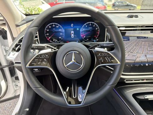 Used 2025 Mercedes-Benz E 350 4MATIC Sedan image 22