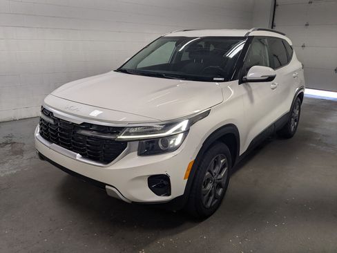 Used 2024 Kia Seltos S AWD/4WD image 11