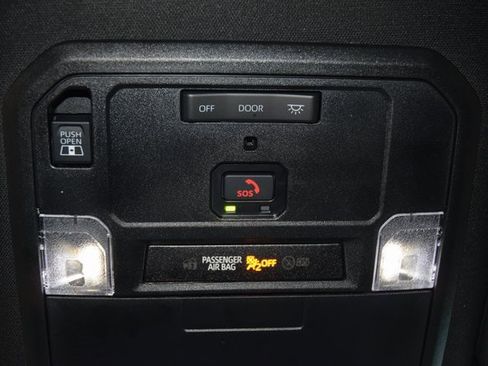 Used 2025 Toyota Tacoma Trailhunter image 57