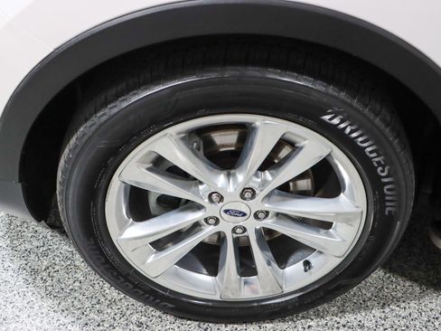 Used 2019 Ford Explorer Limited w/ Class III Trailer Tow Package image 11