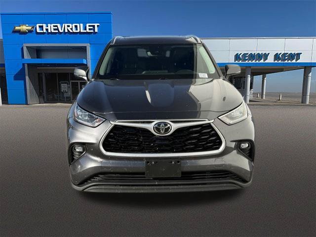 Used 2020 Toyota Highlander XLE AWD/4WD image 7