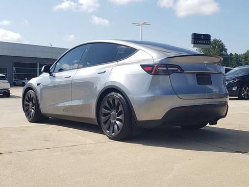 Used 2024 Tesla Model Y Performance AWD/4WD image 8