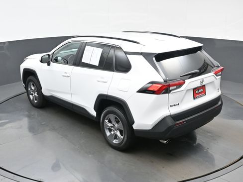 Used 2022 Toyota RAV4 XLE w/ XLE Grade Weather Package AWD/4WD image 38