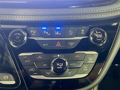 Used 2022 Chrysler Pacifica Pinnacle image 22