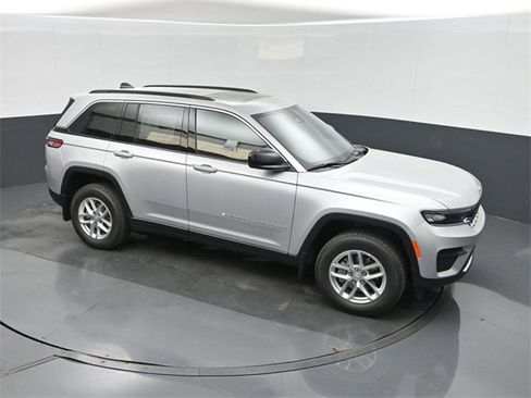 New 2025 Jeep Grand Cherokee Laredo X w/ Luxury Tech Group I image 26