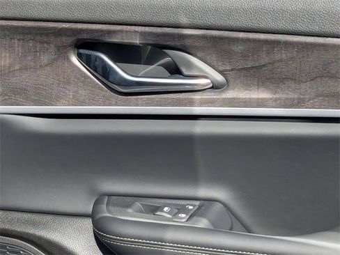 New 2025 Jeep Grand Cherokee L Limited image 35