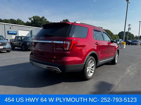 Used 2016 Ford Explorer XLT w/ Equipment Group 202A FWD image 3