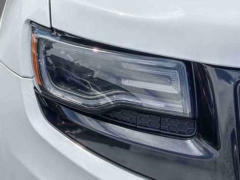 Used 2015 Jeep Grand Cherokee SRT AWD/4WD image 7
