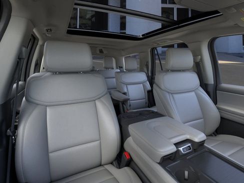 New 2026 Ford Expedition Active AWD/4WD image 12